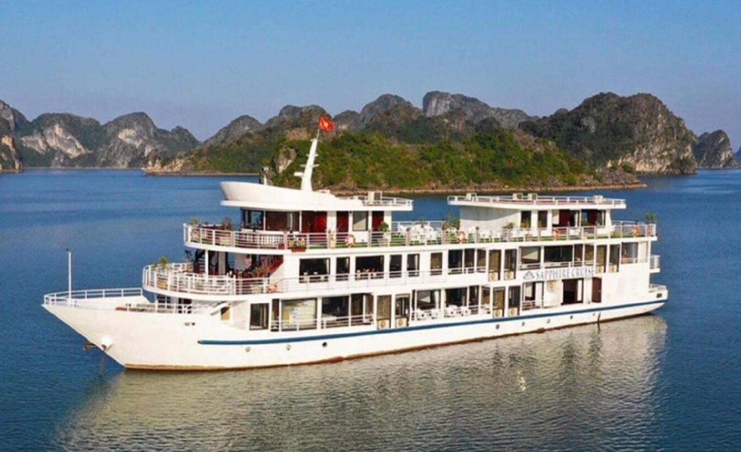 Halong Sapphire Cruises Hotel Ha Long Exterior photo