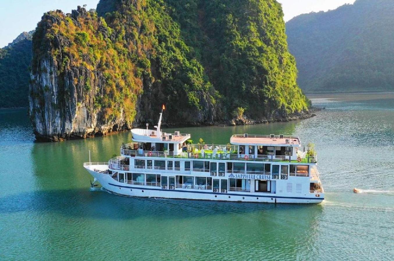 Halong Sapphire Cruises Hotel Ha Long Exterior photo