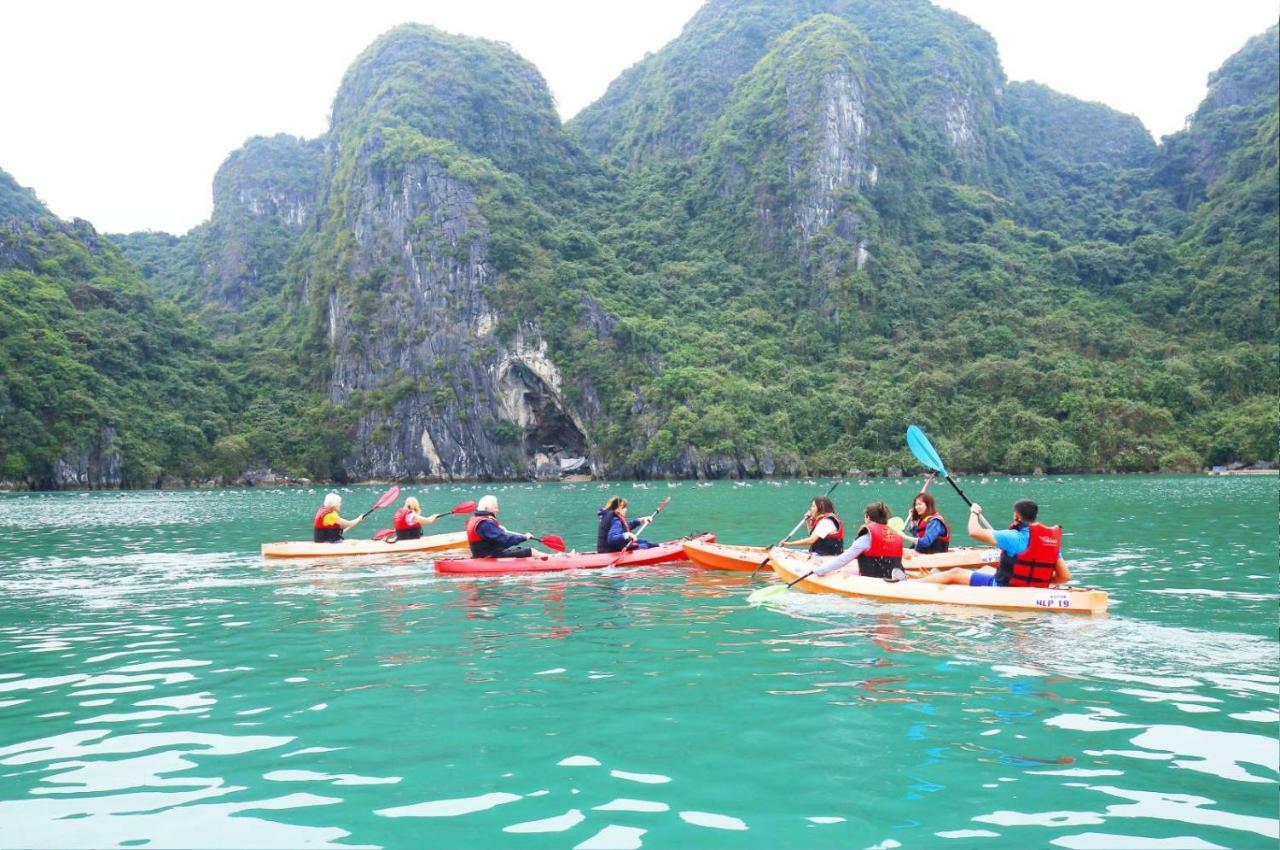 Halong Sapphire Cruises Hotel Ha Long Exterior photo