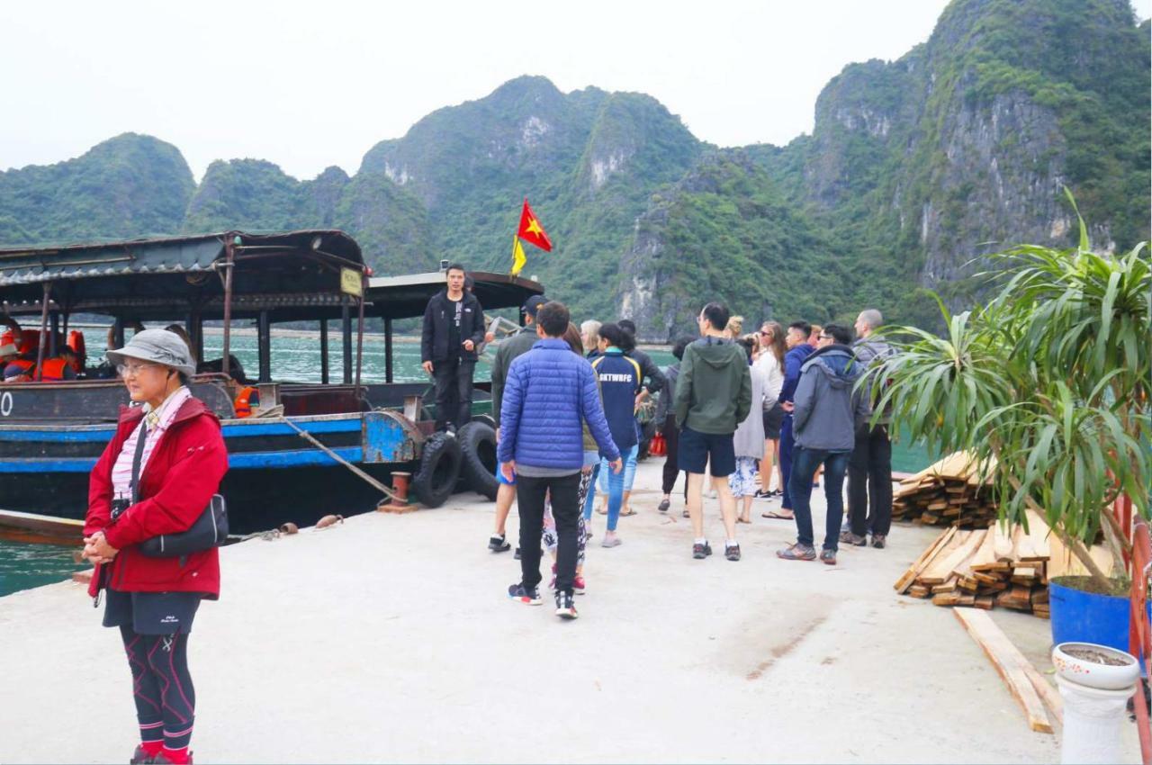 Halong Sapphire Cruises Hotel Ha Long Exterior photo