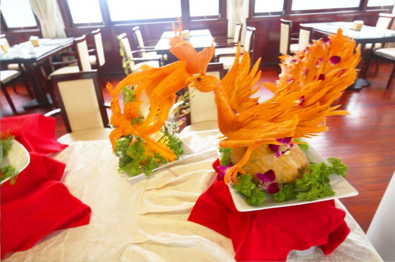 Halong Sapphire Cruises Hotel Ha Long Exterior photo