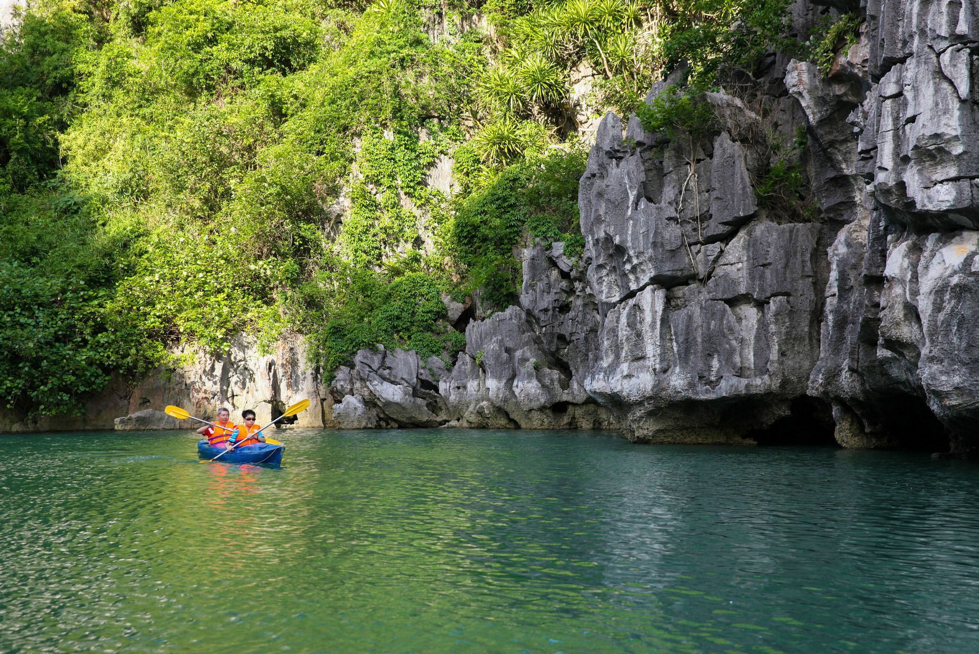 Halong Sapphire Cruises Hotel Ha Long Exterior photo